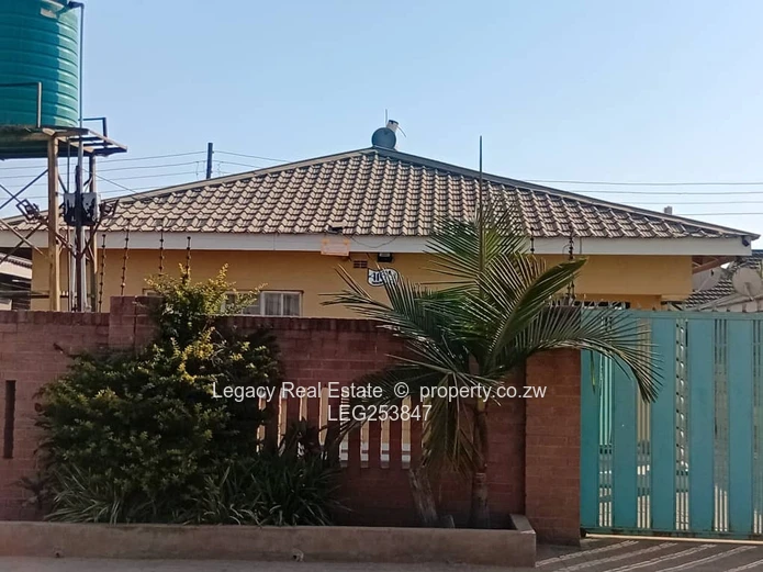Granary Park 4-Bed Home with Borehole & Modern Kitchen