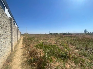 Commercial & Industrial Land