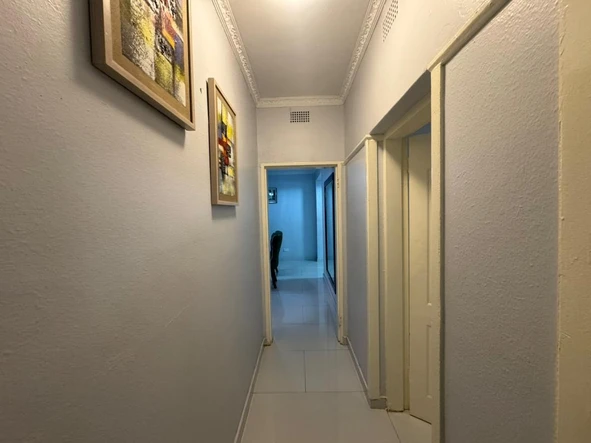 2 Bedroom Flat & Apartment