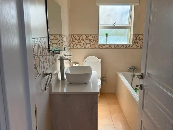 3 Bedroom Flat & Apartment