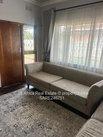 Spacious 4-Bed Home in Eastlea on 1700m² with Borehole