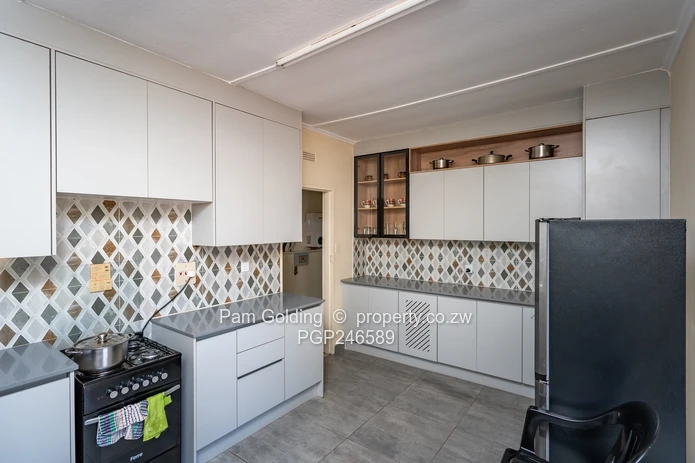 Rhodesville – 4 Bedroom Family Home With A Prolific Borehole