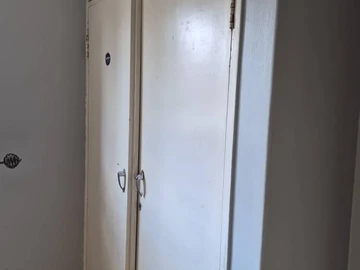 2 Bedroom Flat & Apartment