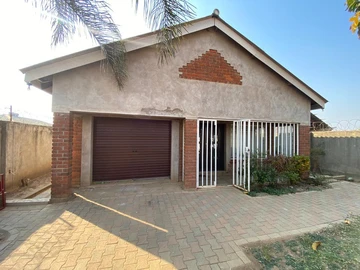 Charming 3-Bed Home in Goromonzi with Modern Amenities