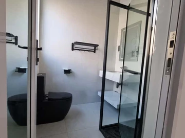 2 Bedroom Flat & Apartment