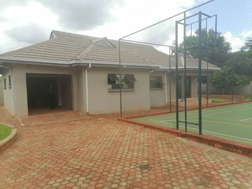 6 Bedroom House