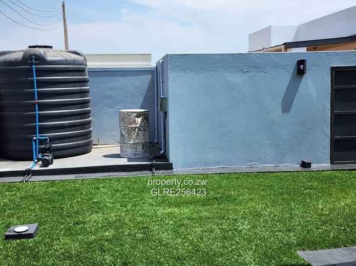 Modern 4BR Greendale Flat — Borehole, Designer Kitchen
