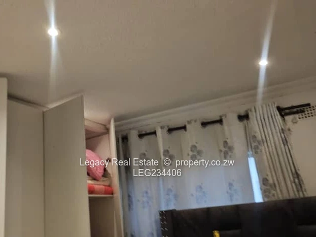 Sally Mugabe – Solid Family Home on 2000sqm for Sale