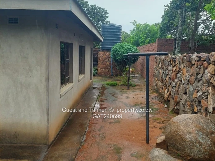 1050sqm stand in Crowhill with Partly Finished 2-Bedroom Cottage