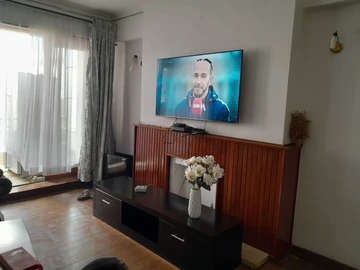 2 Bedroom Flat & Apartment