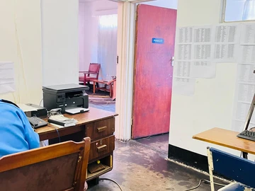 12 Bedroom Flat & Apartment