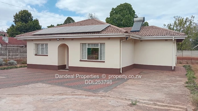 Colne Valley 6-Bed Home on 4,088m² — Borehole & Solar