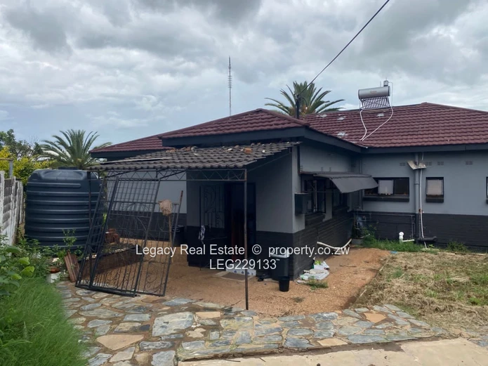 Bulawayo Property Alert — Spacious 4-Bed + Cottage