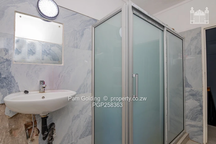 2 Bedroom Duplex Flat, Corner King George & Aberdeen