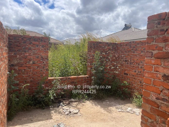 Glaudina Incomplete House For Sale  (Sole Mandate)