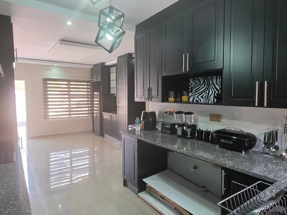 17 Unit Townhouse Complex