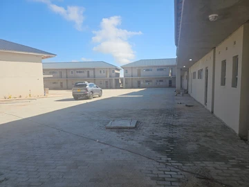 2 Bedroom Flat & Apartment