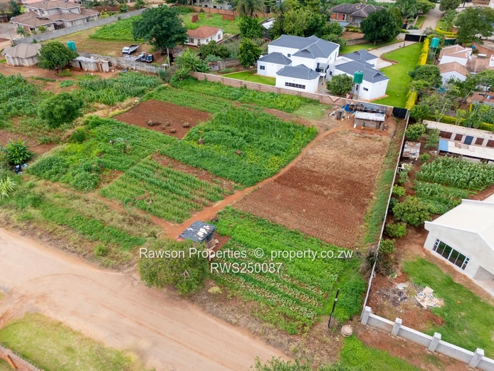 A choice of 3 Stands close to Westgate Mall 900sqm Hurry! (Sole Mandate)