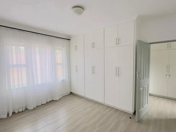 3 Bedroom Flat & Apartment