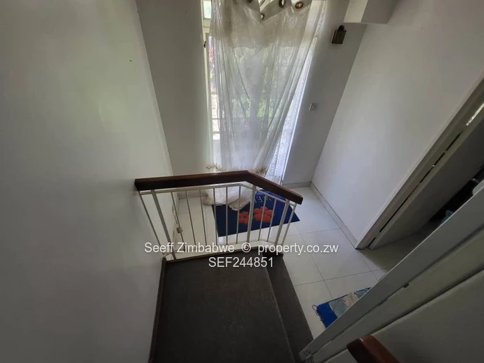 Sunlit Double-Storey 3-Bed Garden Flat in Avenues