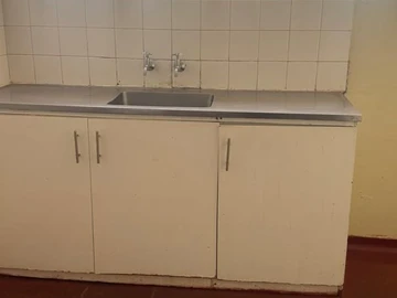 2 Bedroom Flat & Apartment
