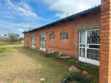 6 Bedroom House