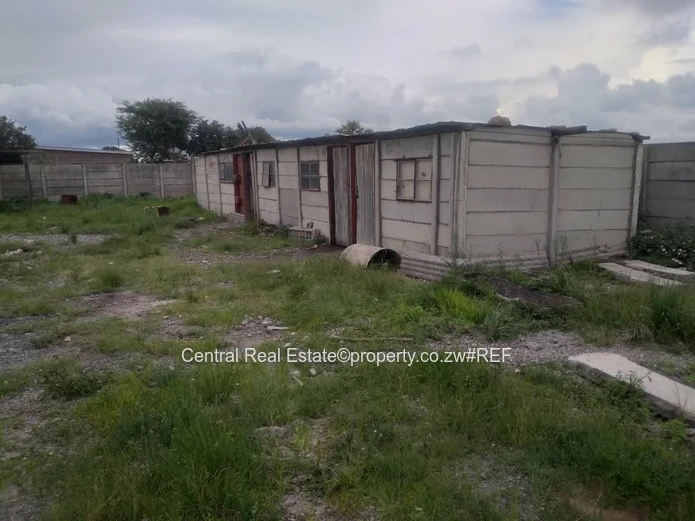 1500 sqm Mkoba Warehouse/Factory on Fenced Compound