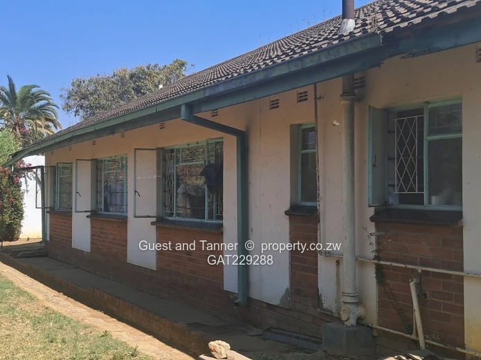 4-bedroomed house is situated in the desirable Sunridge area