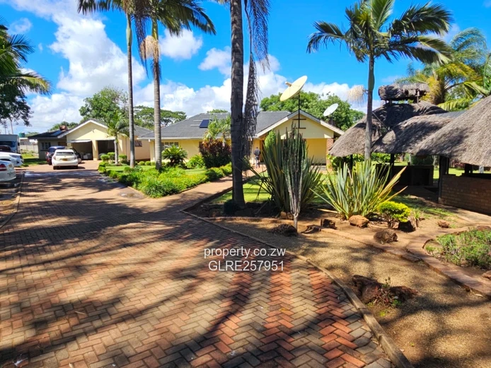 Vainona 3-Bed Home on 2000m² with Borehole & Lapa