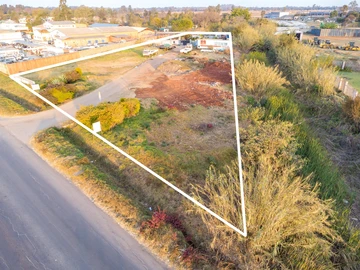 Commercial & Industrial Land