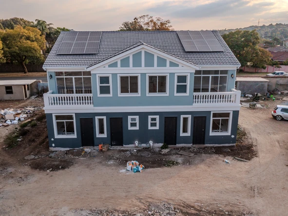 4 Bedroom Flat & Apartment