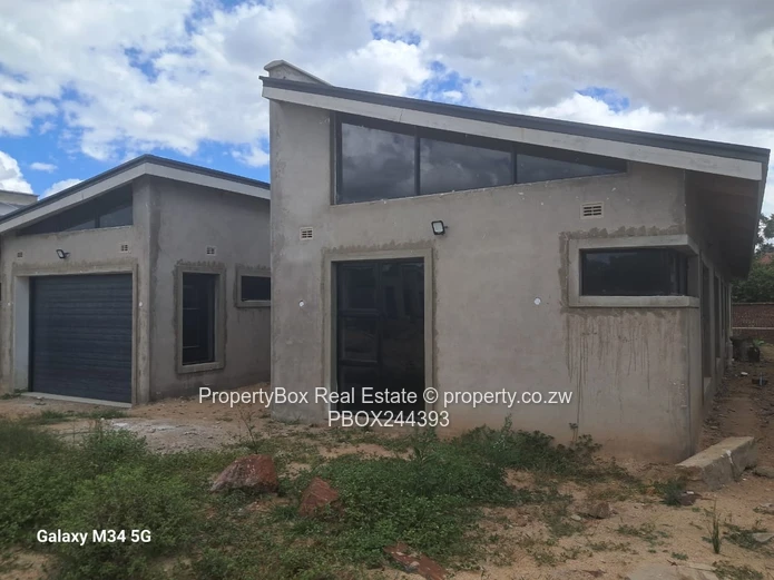 Cluster Unit for rent in Waterfalls