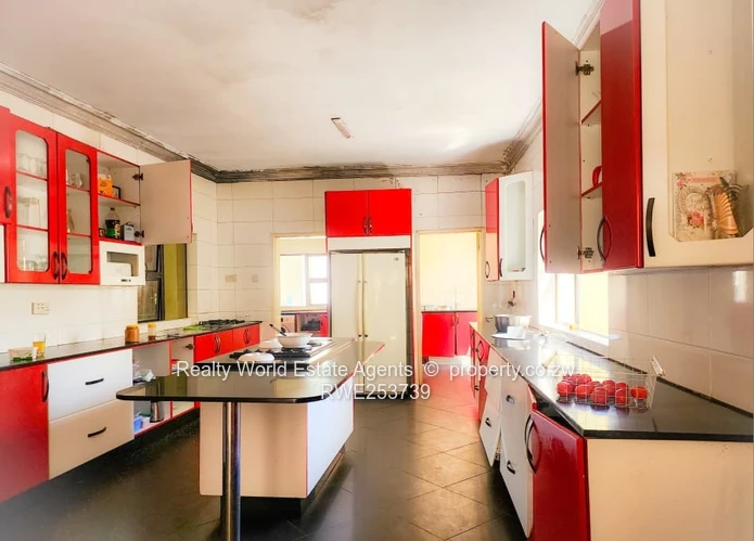 Helensvale Family Home for Sale