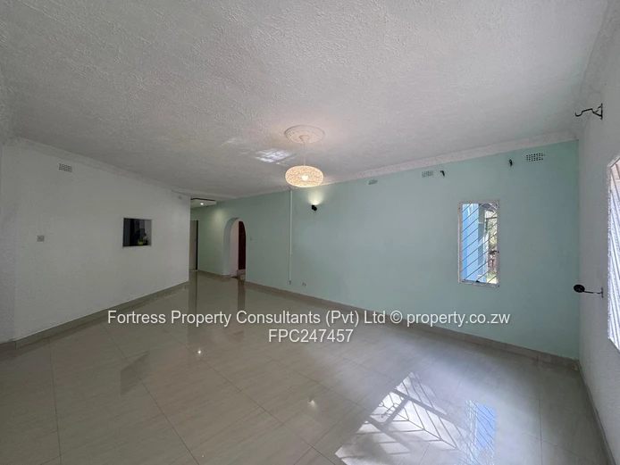 Glen Lorne 8-Bed House with Pool & Sunlit Lounge