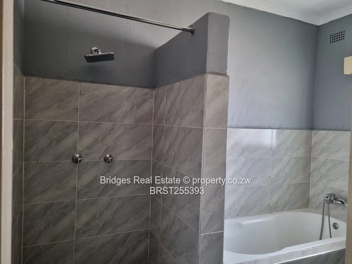 3 BEDS on 1004sqm With  TITLE DEED (Sole Mandate)