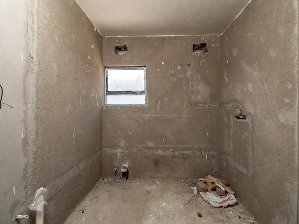 4 Bedroom Flat & Apartment