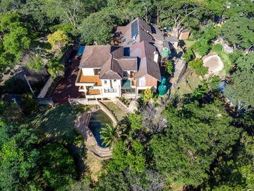6 Bedroom House
