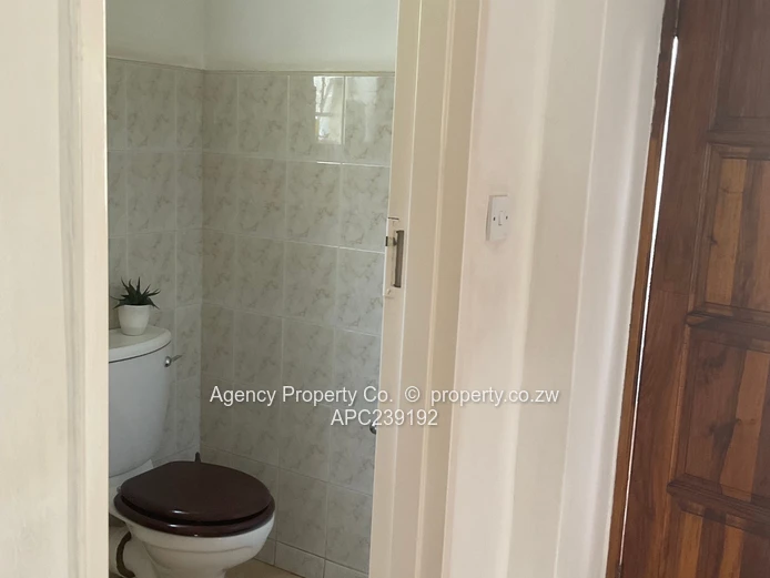 Immaculate Secure Townhouse Close To All Amenities