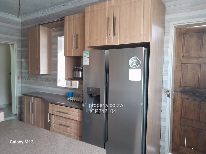 Mainway Meadows, Solid and Beautiful 4 Bedroom house for sale with a 2 bed guest wing.  (Sole Mandate)