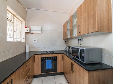 4 Bedroom Garden Flat