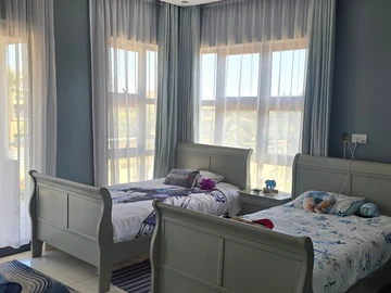 6 Bedroom House