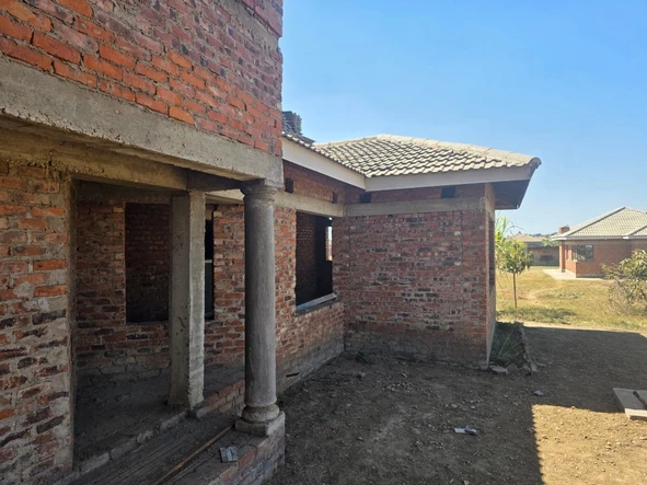 6 Bedroom House