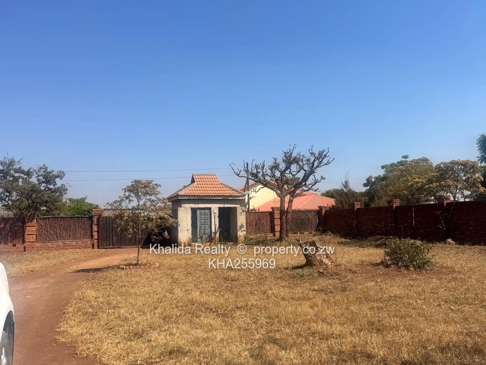 Gletwin stand with a 3 bed cottage for sale