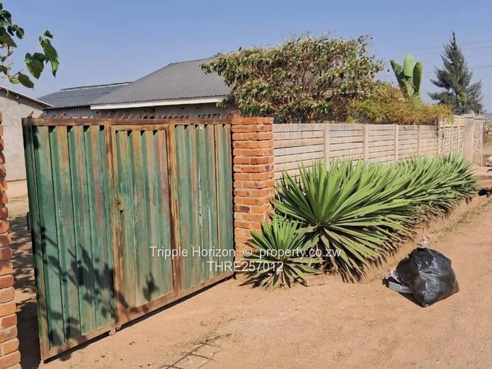 2-Bed Budiriro Home on 288m² — Gate & Fitted Kitchen (Sole Mandate)