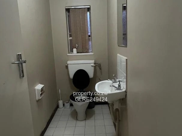 2-Bed, 2-Bath Garden Flat Greencroft Harare — Borehole