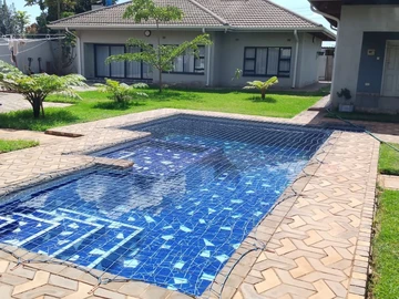6 Bedroom House