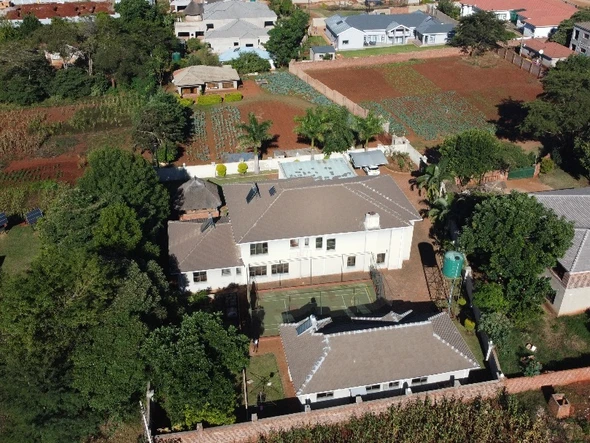 6 Bedroom House