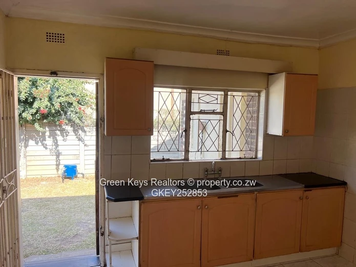 Zimre park 4 beds to rent