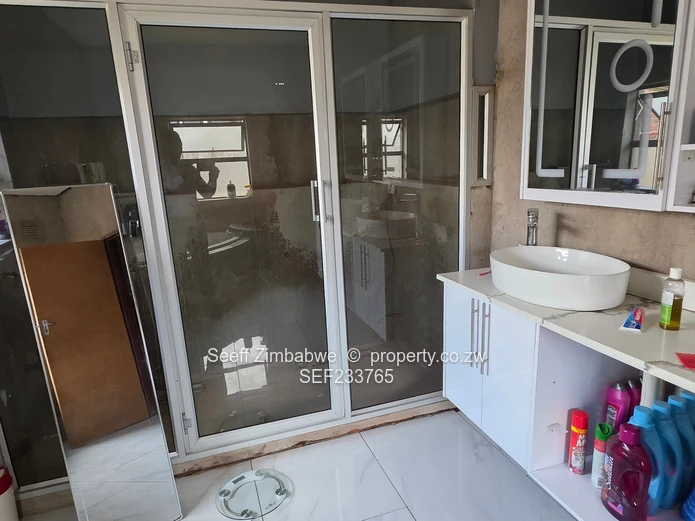  5-Bed Belvedere Home — 1,100m² Stand, Borehole