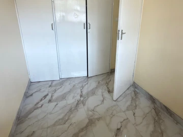 2 Bedroom Flat & Apartment